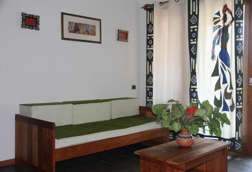 سوئیت با تخت بزرگ, Club Du Lac Tanganyika