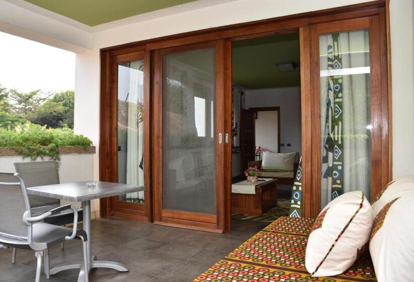 سوئیت پرزیدنت, Club Du Lac Tanganyika