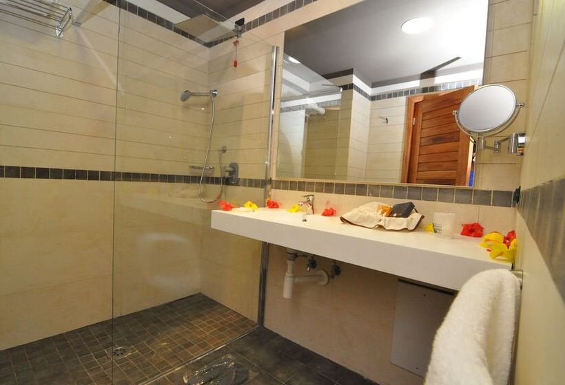 اتاق استاندارد, Club Du Lac Tanganyika