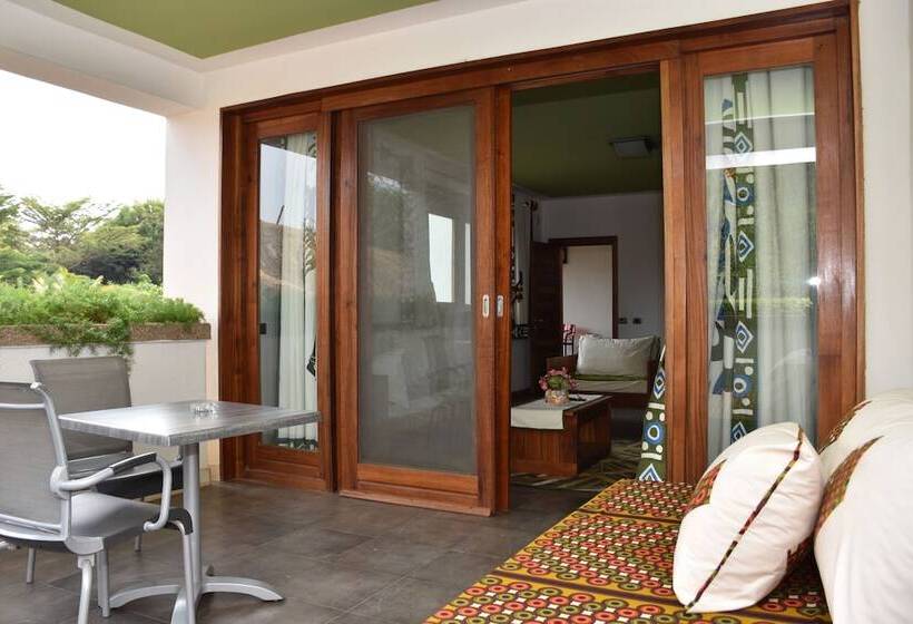 سوئیت پرزیدنت, Club Du Lac Tanganyika