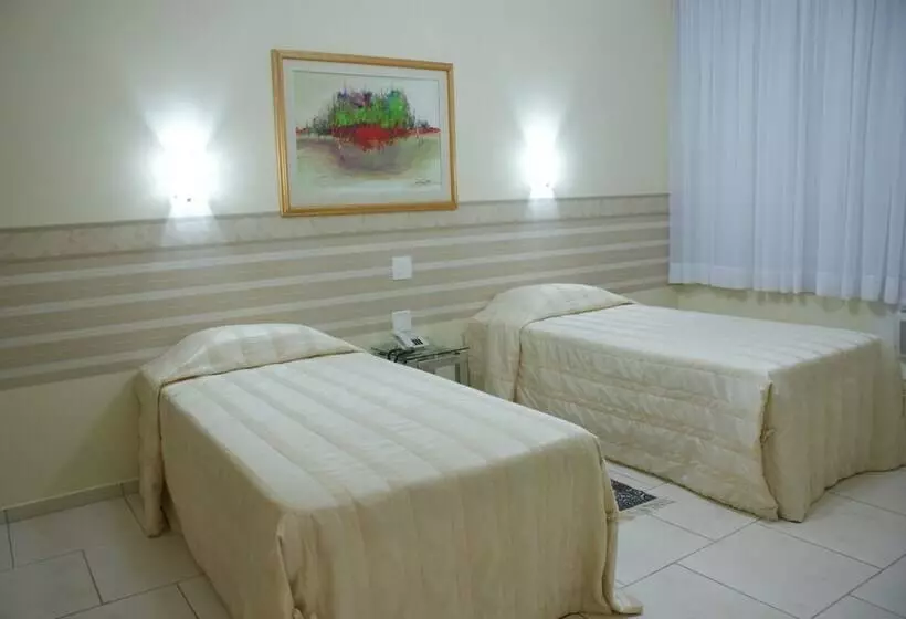 اتاق سوپریور سه تخته, Del Rey Curitiba By Poty