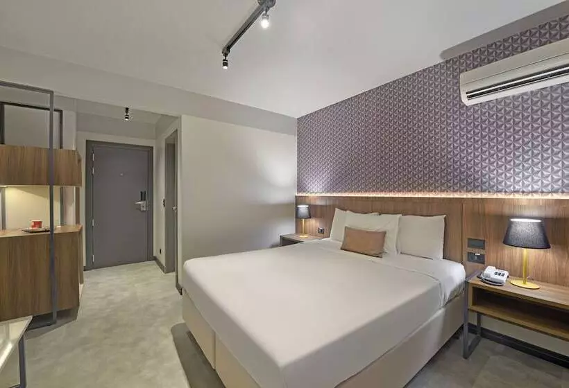 Standardzimmer mit Doppelbett, Deville Business Maringa