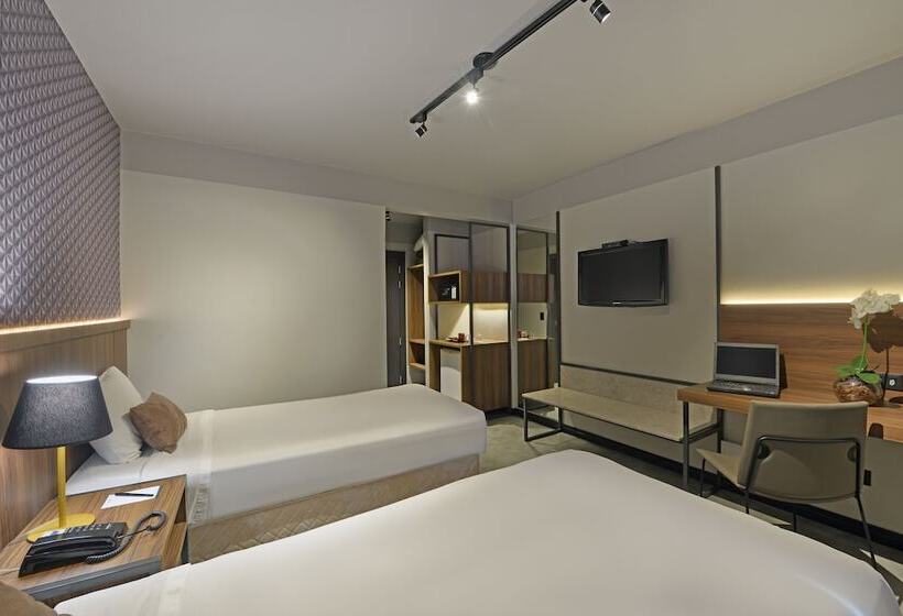 スタンダードルーム, Deville Business Maringa