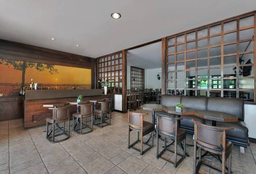 Номер Deluxe, Deville Express Guaira