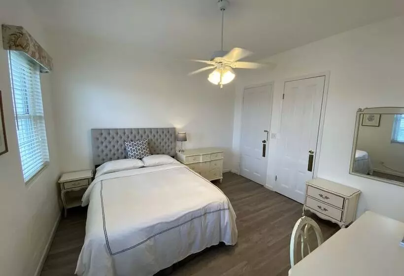 سوییت لوکس, Edgehill Manor Guest House