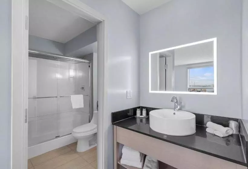 استودیوی لوکس, Emerald Hotel & Suites Calgary Airport