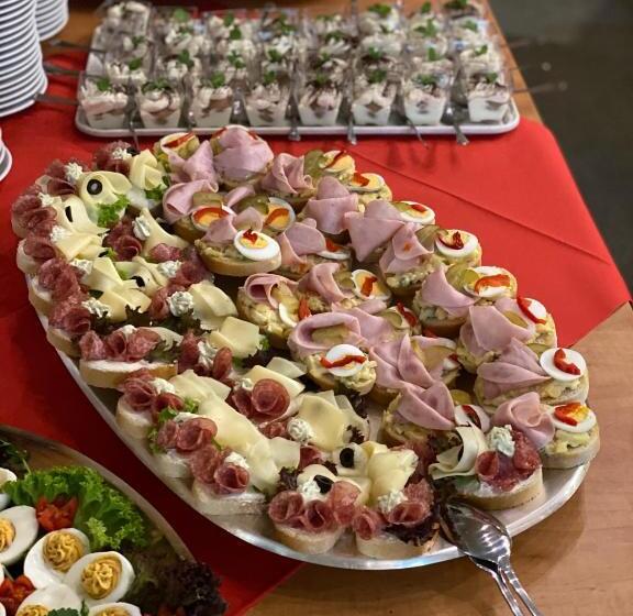 バルコニー付きスタンダードトリプルルーム, Interhotel Montana