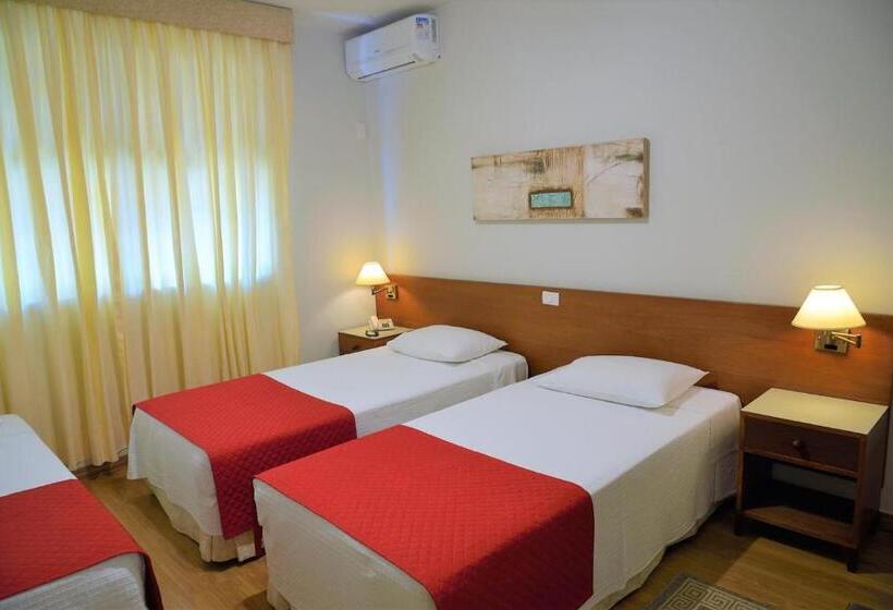 スタンダードトリプルルーム, Majestic