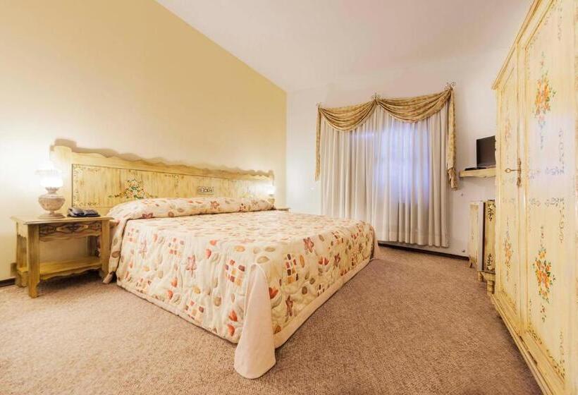 ダブルベッドスタンダードルーム, Tannenhof