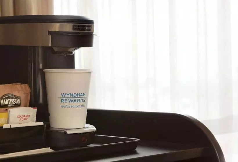 اتاق استاندارد با 2 تخت دوبل, Travelodge By Wyndham Edmonton South