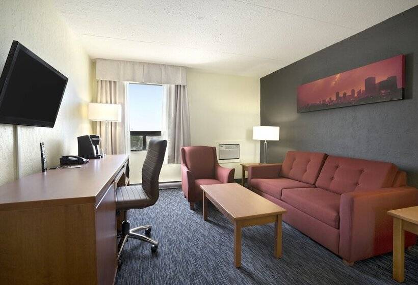 デラックススイート, Travelodge By Wyndham Edmonton West