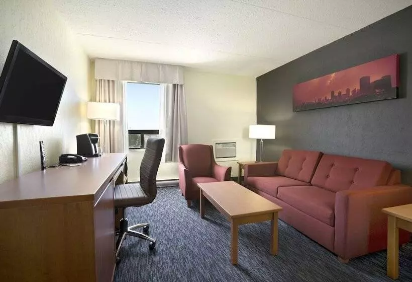 デラックススイート, Travelodge By Wyndham Edmonton West