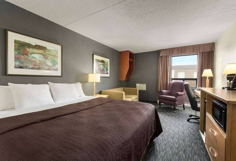 豪华套房, Travelodge By Wyndham Edmonton West