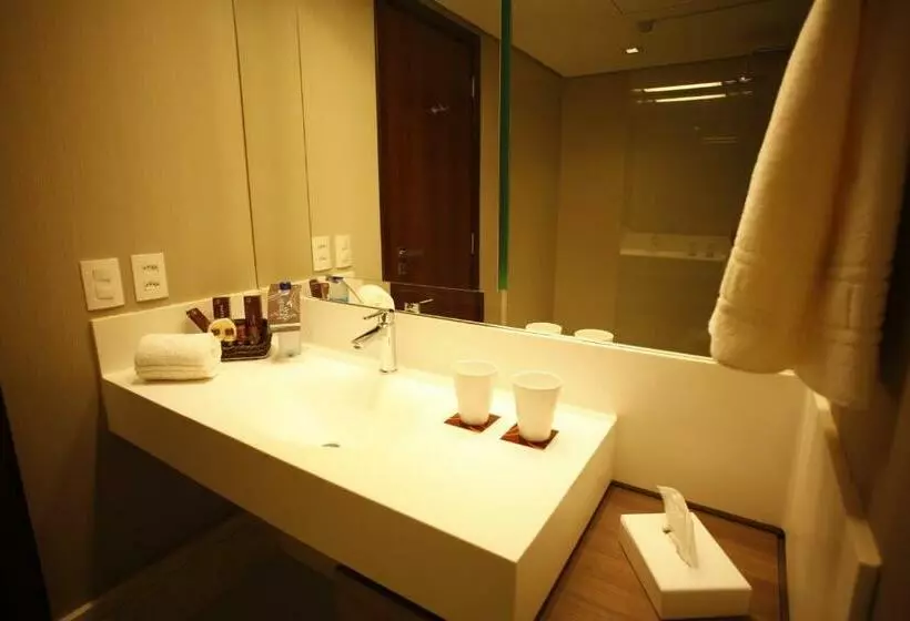 آپارتمان یک خوابه با دری مشترک که هال را جدا می کند., Wish Hotel Da Bahia
