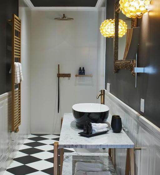 سوییت خانوادگی, Art Hotel Riposo