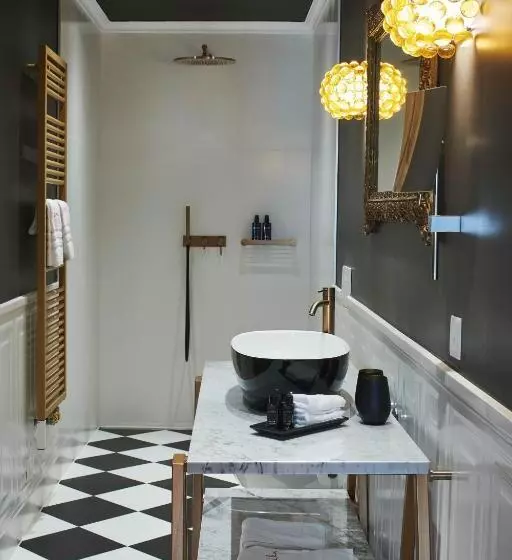 سوییت خانوادگی, Art Hotel Riposo