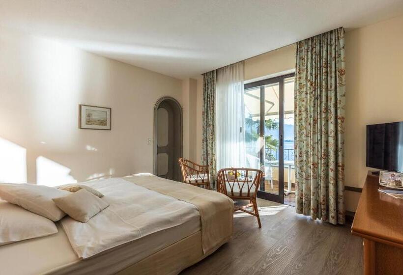 Номер Стандарт Вид на Озеро, Boutique Hotel La Rocca