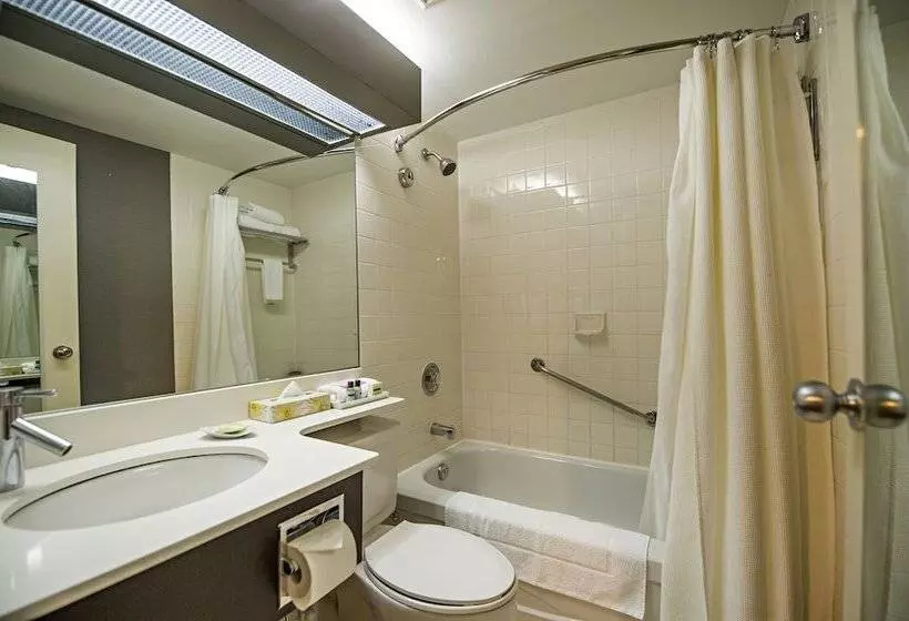 سوییت جونیور, Cambridge Suites Hotel Halifax