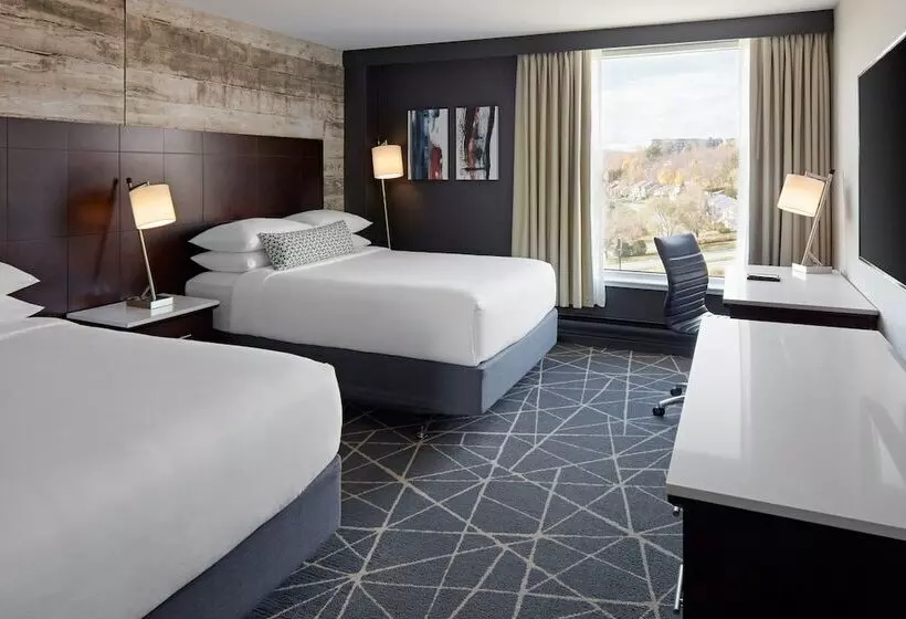 ２ダブルベッドのスタンダードルーム, Delta Hotels By Marriott Sherbrooke Conference Centre