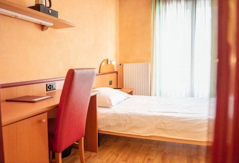 غرفة قياسية فردية, Al Giardinetto