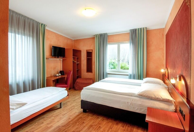 غرفة قياسية ثلاثية, Al Giardinetto