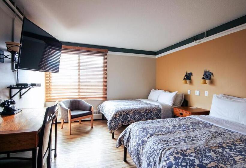 Premium room w/ mountain view, Astoria