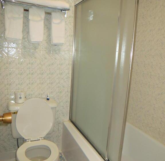 Premium room w/ mountain view, Astoria