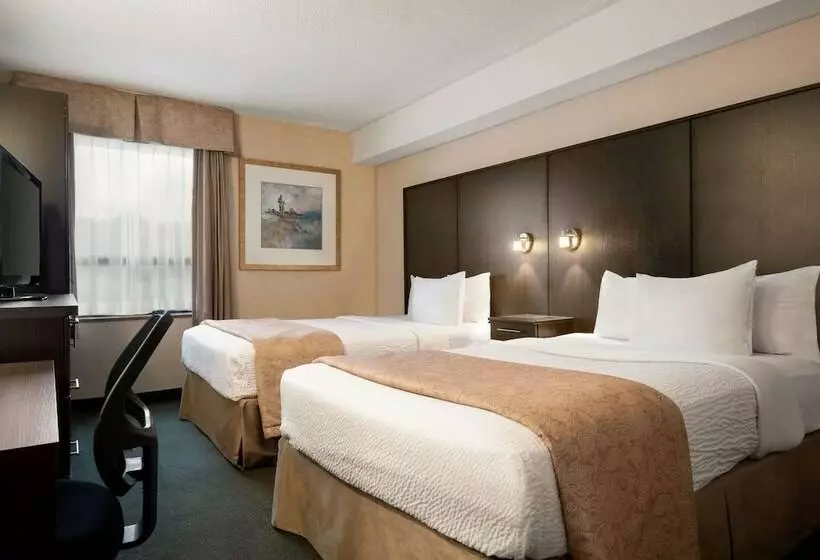 ２ダブルベッドのスタンダードルーム, Days Inn By Wyndham Renfrew Conference Centre