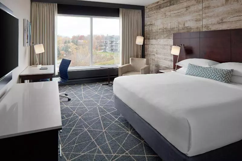 キングサイズベッドのスタンダードルーム, Delta Hotels By Marriott Sherbrooke Conference Centre