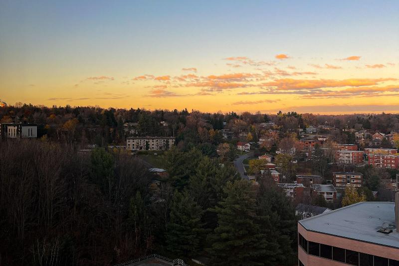 غرفة قياسية سرير ملكى, Delta Hotels By Marriott Sherbrooke Conference Centre