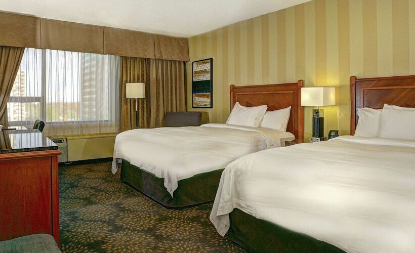 ２ダブルベッドのスタンダードルーム, Doubletree By Hilton Hotel London Ontario