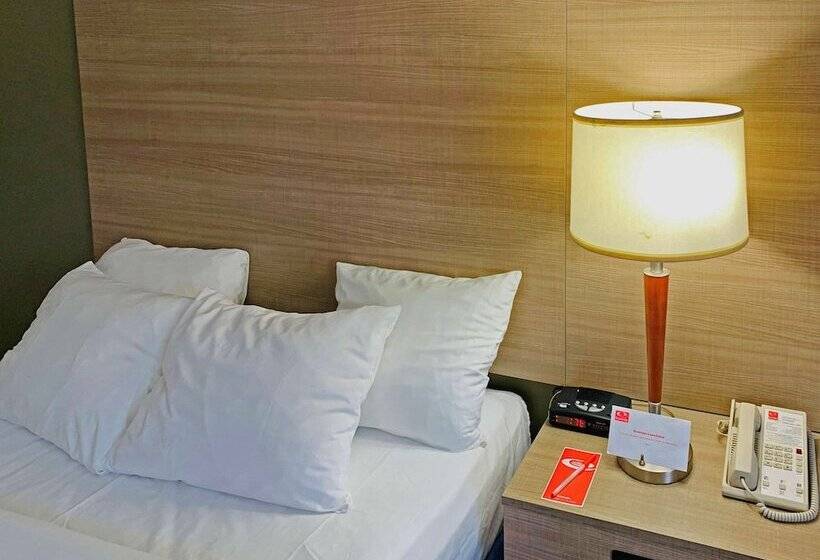 חדר סטנדרט שתי מיטות זוגיות, Econo Lodge Airport Quebec