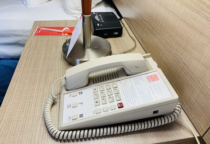 Номер Стандарт 2 Двуспальные Кровати, Econo Lodge Airport Quebec
