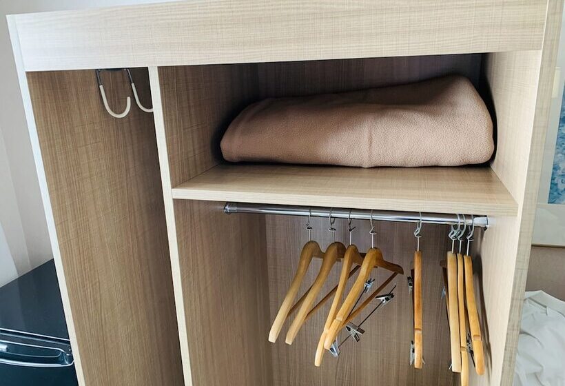 חדר סטנדרט שתי מיטות זוגיות, Econo Lodge Airport Quebec