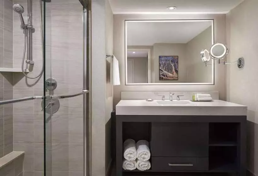 キングサイズベッドのジュニアスイート, Hilton Toronto
