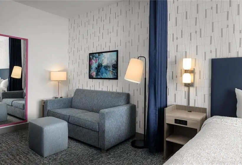 キングサイドベッドのスタンダードワンルーム, Holiday Inn & Suites North Vancouver, An Ihg