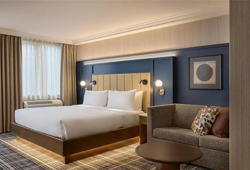 キングサイズベッドのスタンダードルーム, Holiday Inn & Suites North Vancouver, An Ihg