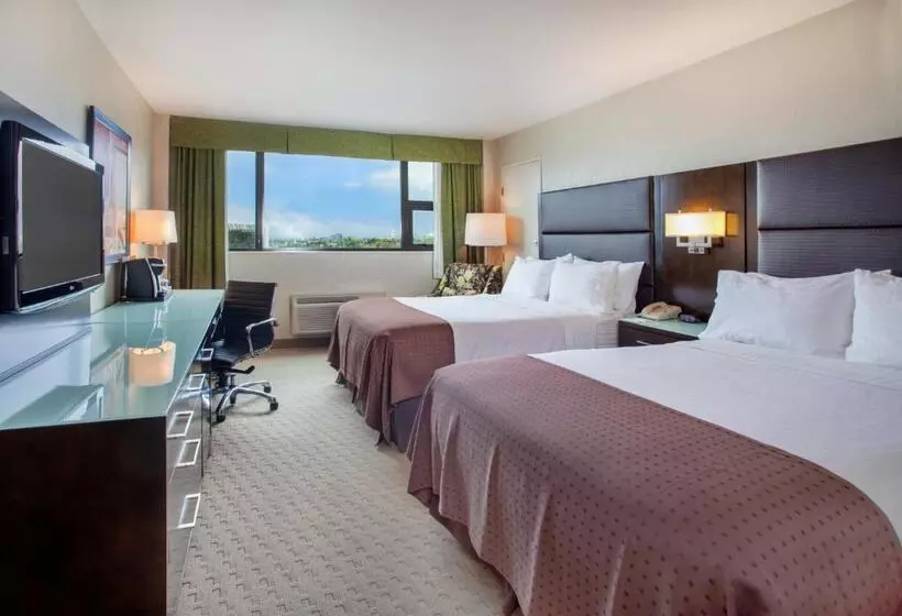 اتاق استاندارد با 2 تخت دوبل, Holiday Inn Vancouver Centre Broadway, An Ihg