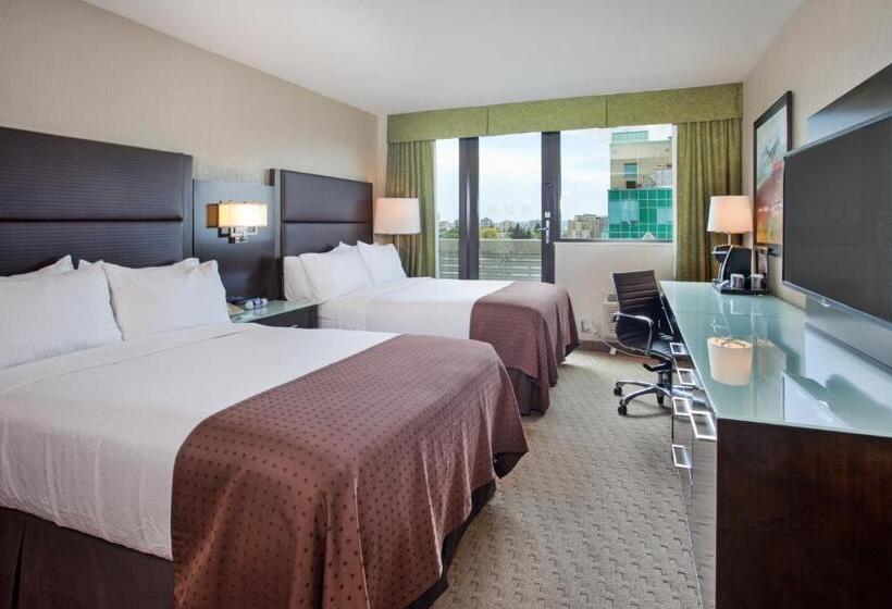 Номер Superior с Балконом, Holiday Inn Vancouver Centre Broadway, An Ihg