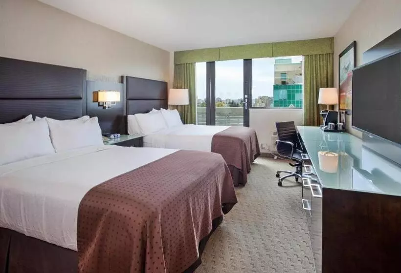 اتاق سوپریور با بالکن, Holiday Inn Vancouver Centre Broadway, An Ihg