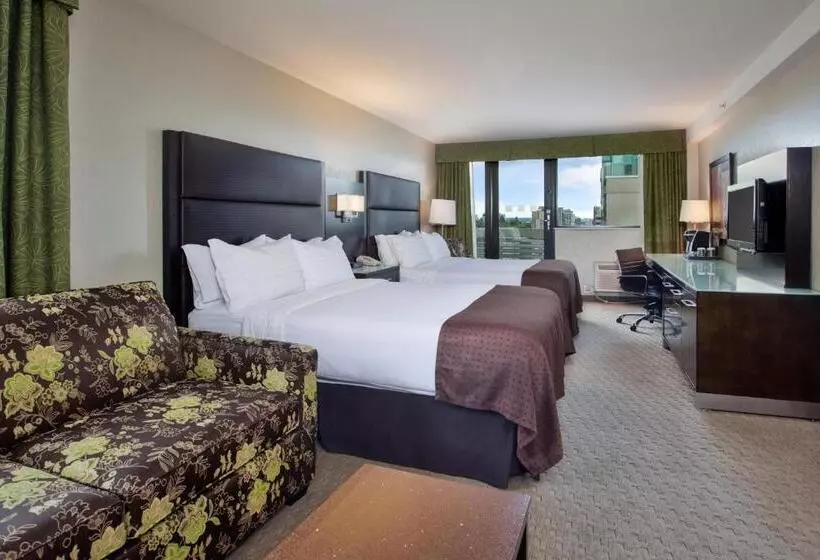 اتاق استاندارد با 2 تخت دوبل, Holiday Inn Vancouver Centre Broadway, An Ihg
