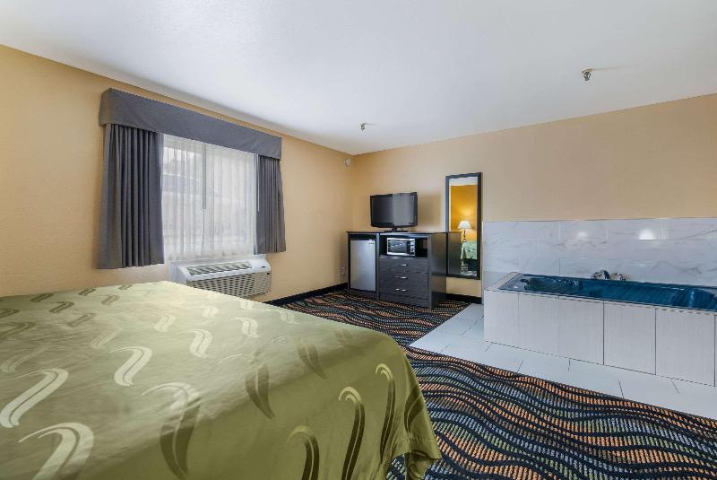 Номер Deluxe, Holiday Inn Vancouver Centre Broadway, An Ihg