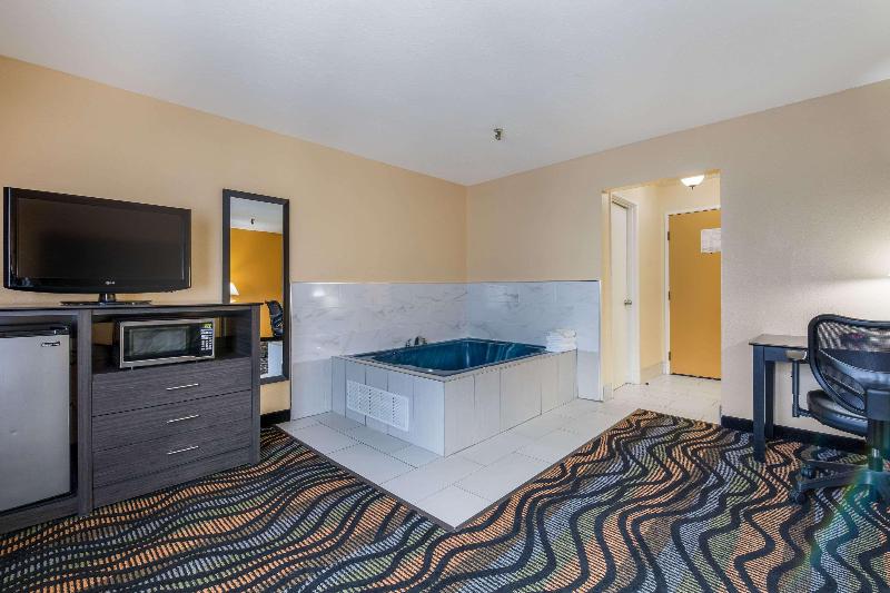 Номер Deluxe, Holiday Inn Vancouver Centre Broadway, An Ihg