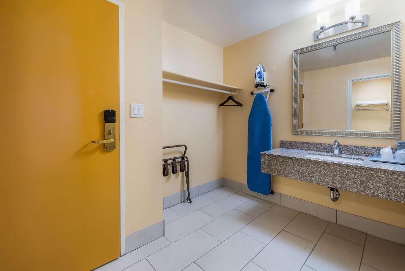 デラックスルーム, Holiday Inn Vancouver Centre Broadway, An Ihg