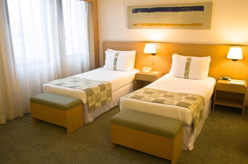 Quarto Deluxe Cama King, Holiday Inn Vancouver Centre Broadway, An Ihg