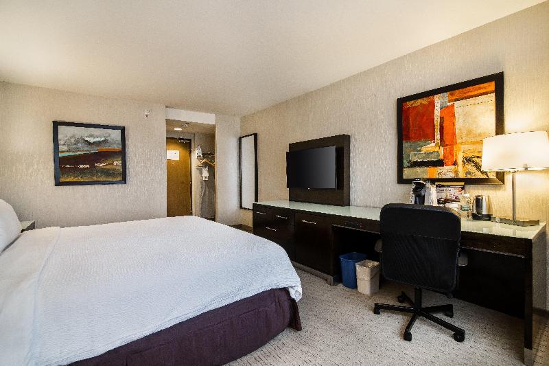 Стандартный Номер Кровать Кинг, Holiday Inn Vancouver Centre Broadway, An Ihg