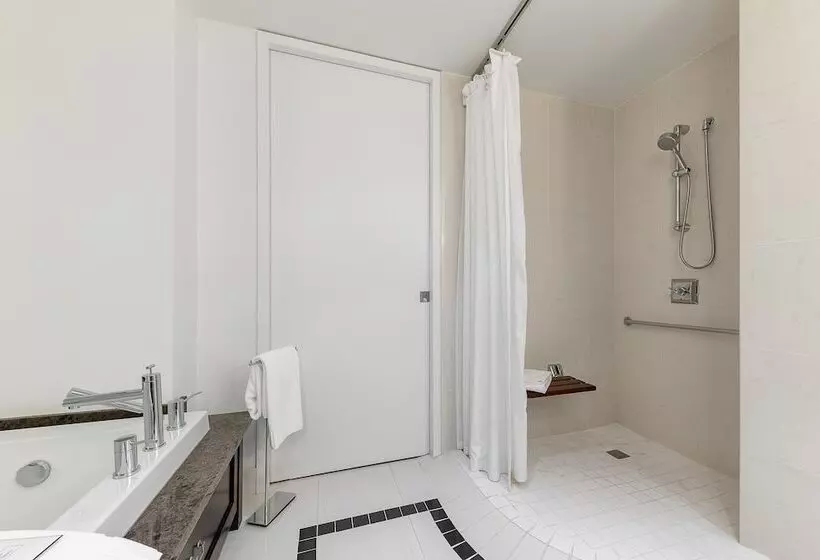 デラックススイート, Hôtel Le Bonne Entente