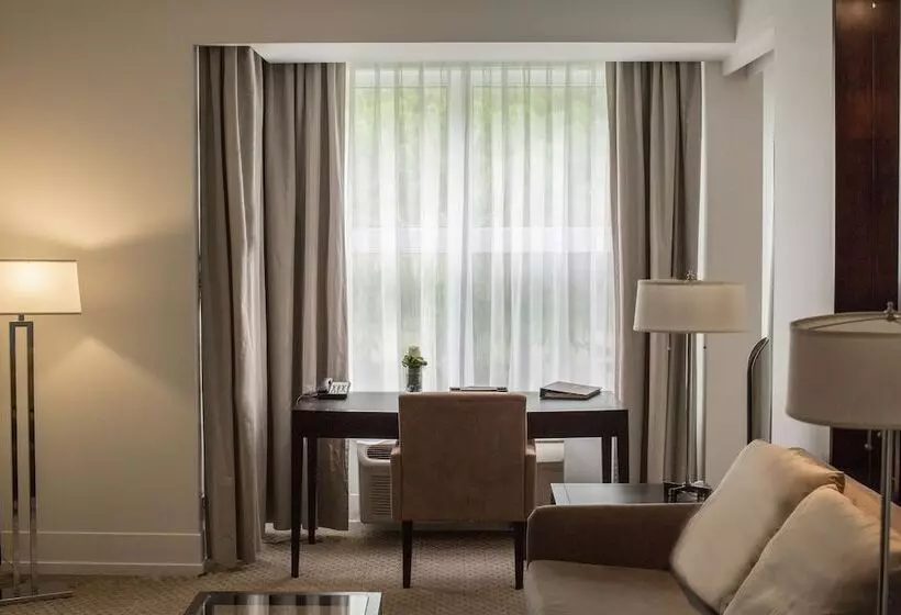 デラックススイート, Hôtel Le Bonne Entente