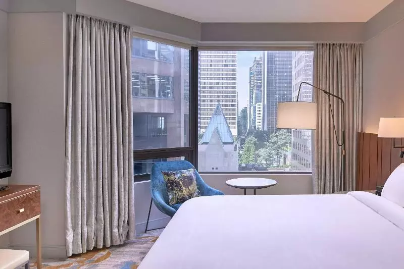 اتاق استاندارد با تخت بزرگ, Metropolitan Hotel Vancouver
