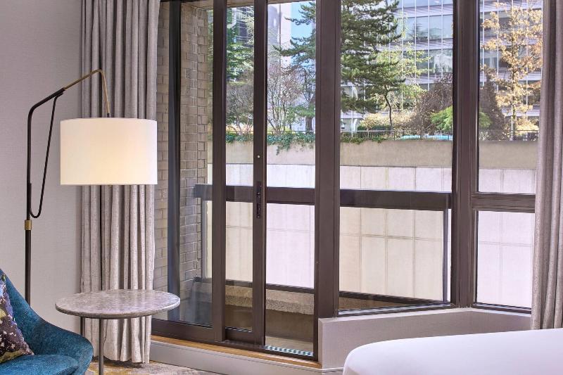 带大床的标准间, Metropolitan Hotel Vancouver